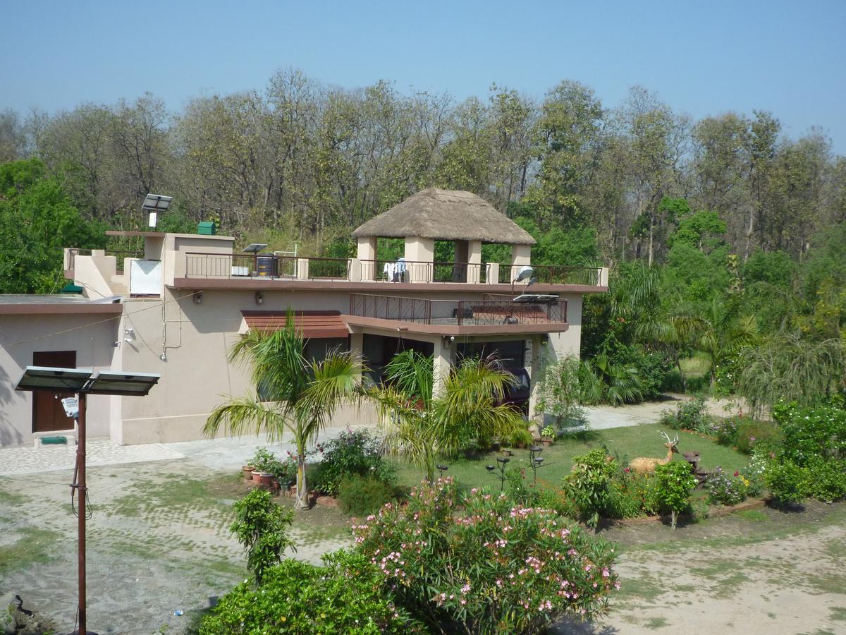 V Resorts Dudhwa Wilderness Camp Lakhimpur Eksteriør bilde